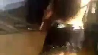 عاهرة عربية كبيرة المؤخرة تهز مؤخرتها وتمص حلماتها