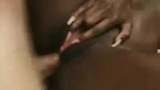 جلسة جنس مطبخ قاسية خادمة سمراء تبلع السائل المنوي