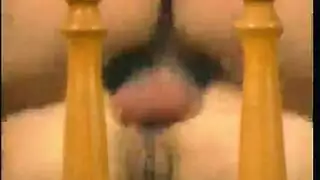 سيدة ناضجة وعشيقها الشاب في جلسة إكس إكس إكس