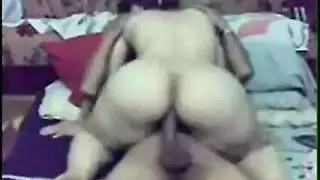 مشهد مصري إباحي: شرموطة تمارس الجنس بوضعية الكلب