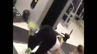 ثقب المجد إكس إكس إكس: فتاة شقراء ذات أثداء عملاقة تحصل على تناوب مزدوج