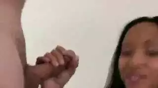 زوجة يابانية ساخنة تخون مع سكس صريح