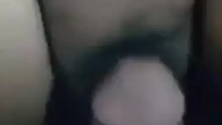 علاقة جماعية مع شباب عراقيين يمارسون الجنس ويأكلون كس فتاة جامحة