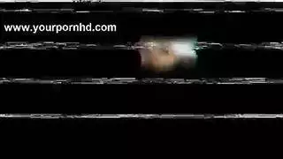 معلمة ممتلئة الصدر تلمس فرجها المبلل قبل أن تمتلئ بالسائل المنوي