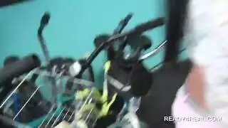 عاهرة المترو: تُنكح في كل عربة قطار