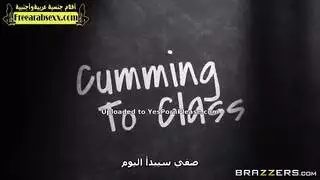 فانتازيا مدرسية إكس إكس إكس: المعلمة تُنك على المكتب