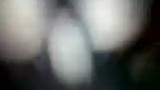 خيال جنس جماعي: الممثلة الهندية سندورة تُستخدم بقوة