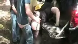 ممثلة عربية ساخنة تشبه نجمة في جلسة جنس جماعي صريحة