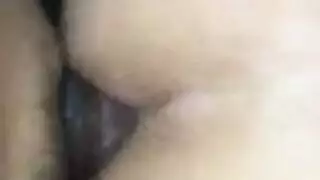 فتاة ترانس تتباهى بفارسها ومؤخرتها