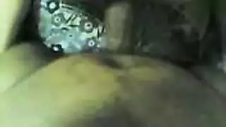 فم سماح ومهبلها يتمددان بواسطة قضيب صلب ضخم