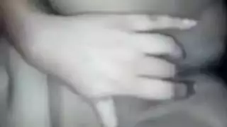 طفلة صغيرة ساخنة