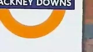 شخصية مهمة تناوبت في العلن عند التقاطع الأحمر