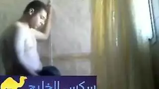 العربية: جلسة بورن صعبة في الحمام لزوجين مثارين