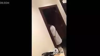 فرج مغربي يقابل قضيب سعودي في جنس ساخن بالفندق