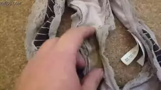 فمها المتحمس على قضيبه يحفز قذفًا هائلاً