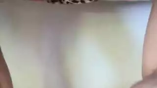 طالبات جامعيات ساخنات يجلبن الأصدقاء لرباعية جنسية مع زميل السكن