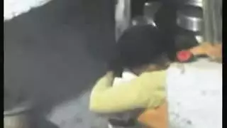 محاصرة ومأخوذة: شرج ومهبلي خشن مع الجارة