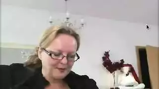 سيدة ناضجة الألمانية استغل من قبل بستاني