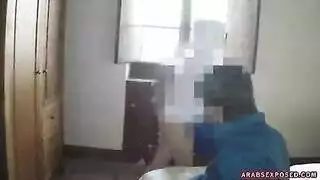 لقاء آسيوي ساخن: ركوب قضيب سميك مع فرك خشن