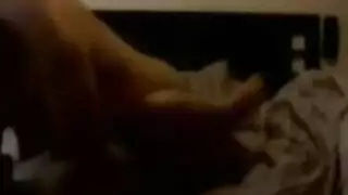 جلسة إباحية شديدة: طحن عميق وأنين