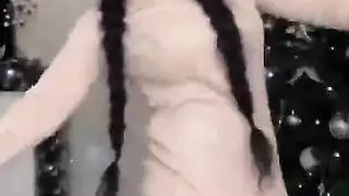 رقص عشاق بيكيني