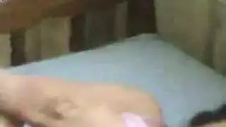 حبيبات عربيات في مشهد سحقي صريح وتقبيل لسان عميق