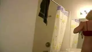 أناهيد فياض تُمارس معها الجنس بخشونة