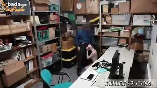  فتاة وقحة تحصل على قذف داخلي من الضابط مقابل الحرية