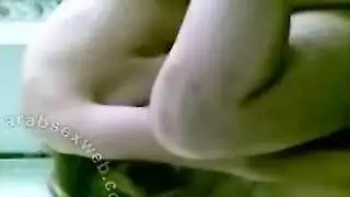 جلسة ضاجعة مصرية: مص عميق يليه ركوب شديد