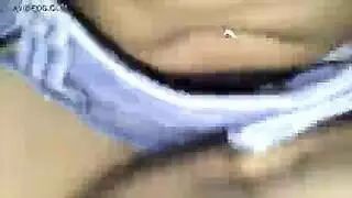 فتيات تويتر الخاضعات يتوسلن للسائل المنوي