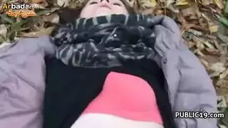 أفلام إباحية في الخارج: ضرب كسها الضيق في الحديقة