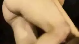 حفلة جنس جماعي بين الأعراق: خيول فرنسية تسيطر على فتحات الفتيات الجزائريات