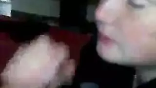 جنس فموي عاطفي مع خدمة الشفاه حتى يقذف