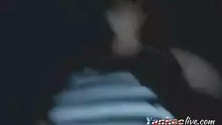 جنس جماعي بين الأعراق في الماء: إيلاج مزدوج في حوض الاستحمام مع جمال شاحب