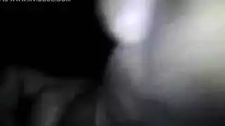 جنس فموي عميق ينتهي بحمام مني ساخن لثدييها