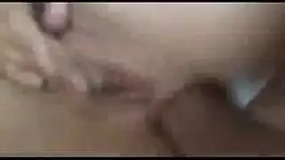 تدليك مثير لفتاة صغيرة يؤدي إلى فعل الجنس العميق