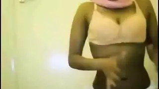 عارية بالكامل تحتها: مشهد حجاب الفتاة الصومالية إكس إكس إكس