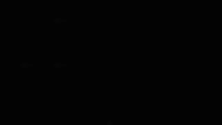 إباحية صريحة: مهارات لسانها وامتصاصها المذهلة على قضيبه