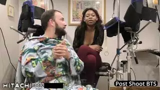 إباحية واقعية: الطبيب يستخدم لعبة جنسية لمنح الفتاة المراهقة هزات جماع قوية