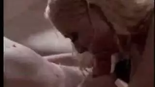 في عيد الحب هذا، تحصل على زب في كل فتحة كهدية