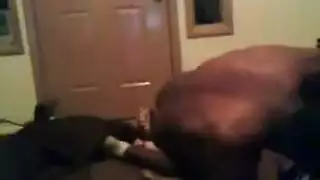 إباحية خارجية: رجل مقرن كبير عارٍ ومستعد للممارسة