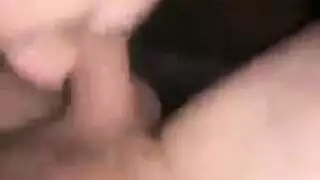 تدريب على قذف الحلق بقضيب قاسٍ قبل العرض