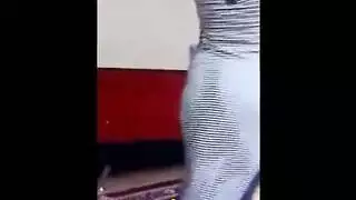 إباحية منزلية صريحة: رقص عربية ينتهي باختراق مزدوج