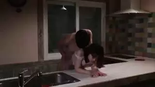 بنات سكرانة تمارس معهن الجنس الجماعي في ملهى ليلي بموسكو