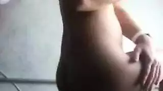 إكس إكس إكس بمفردها: سمراء وحلمها الشرجي