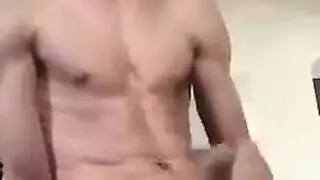 رجل محظوظ يحصل على تصريح دخول خاص لحفلة بورن خاصة