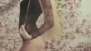 تجربة الإيلاج المزدوج الأولى لمرافقة بريطانية مع رجلين في ثلاثي جامح