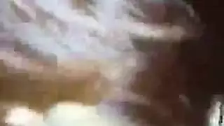 ثلاثية ثنائية الميول: جيني غريس وشيرا تمارسان الجنس مع صديقهما المنحرف