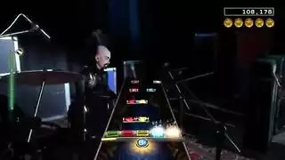 عاهرة الفرقة تقوم بالتبختر المصري قبل ابتلاع السائل المنوي