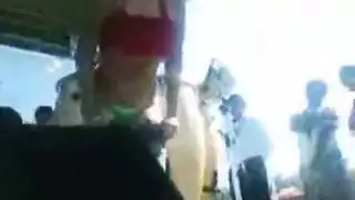 ممثلة إباحية عربية في علاقة جنسية جماعية باختراق مزدوج